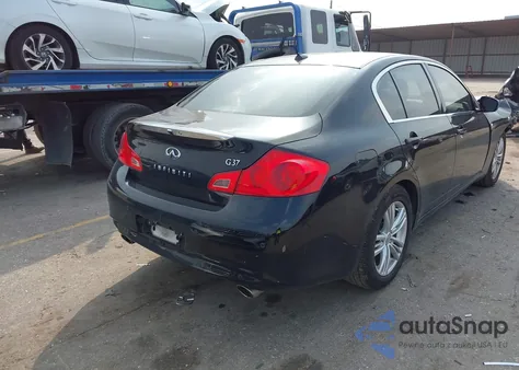 2013 Infiniti G37 Journey z USA, uszkodzony, nr VIN JN1CV6AP5DM711367
